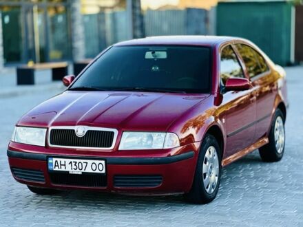 Красный Шкода Октавия, объемом двигателя 1.6 л и пробегом 320 тыс. км за 3999 $, фото 1 на Automoto.ua
