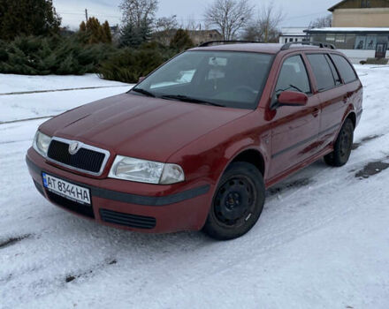 Красный Шкода Октавия, объемом двигателя 1.6 л и пробегом 122 тыс. км за 5800 $, фото 1 на Automoto.ua