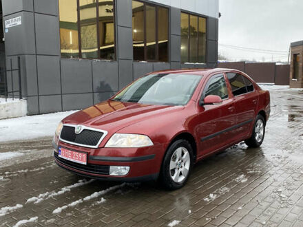 Красный Шкода Октавия, объемом двигателя 1.6 л и пробегом 199 тыс. км за 6500 $, фото 1 на Automoto.ua
