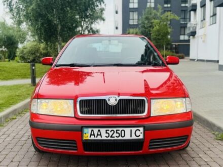 Красный Шкода Октавия, объемом двигателя 1.6 л и пробегом 225 тыс. км за 4850 $, фото 1 на Automoto.ua