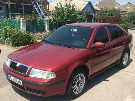 Красный Шкода Октавия, объемом двигателя 1.6 л и пробегом 270 тыс. км за 5500 $, фото 1 на Automoto.ua