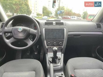 Красный Шкода Октавия, объемом двигателя 1.6 л и пробегом 263 тыс. км за 7800 $, фото 1 на Automoto.ua