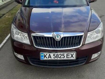 Шкода Октавия 2010 в Киеве на Automoto.ua Красный Шкода Октавия, объемом двигателя 1.8 л и пробегом 200 тыс. км за 8600 $, фото 1 на Automoto.ua