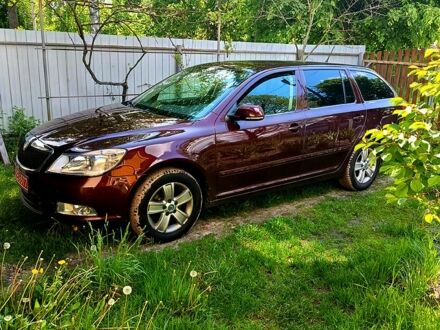 Шкода Октавія 2011 у Сумах на Automoto.ua Червоний Шкода Октавія, об'ємом двигуна 1.6 л та пробігом 250 тис. км за 8200 $, фото 1 на Automoto.ua