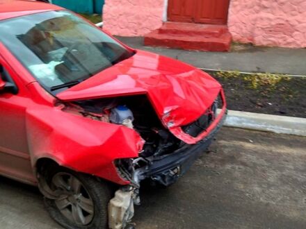 Шкода Октавия 2011 в Сумах на Automoto.ua Красный Шкода Октавия, объемом двигателя 1.8 л и пробегом 283 тыс. км за 2500 $, фото 1 на Automoto.ua
