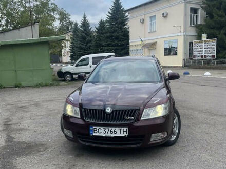 Шкода Октавия 2011 в Стрые на Automoto.ua Красный Шкода Октавия, объемом двигателя 1.97 л и пробегом 301 тыс. км за 7900 $, фото 1 на Automoto.ua