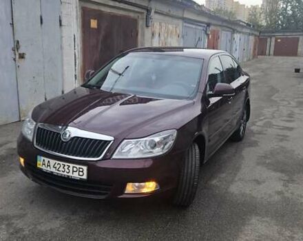 Червоний Шкода Октавія, об'ємом двигуна 1.8 л та пробігом 114 тис. км за 12000 $, фото 1 на Automoto.ua