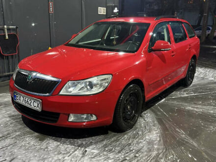 Красный Шкода Октавия, объемом двигателя 1.6 л и пробегом 253 тыс. км за 5600 $, фото 1 на Automoto.ua
