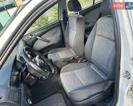 Шкода Октавия, объемом двигателя 1.6 л и пробегом 268 тыс. км за 3999 $, фото 18 на Automoto.ua