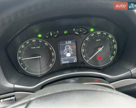 Шкода Октавія, об'ємом двигуна 2 л та пробігом 335 тис. км за 5999 $, фото 17 на Automoto.ua
