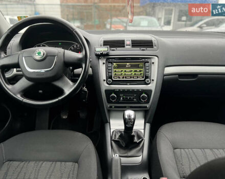 Шкода Октавия 2009 в Староконстантинов на Automoto.ua Шкода Октавия, объемом двигателя 1.8 л и пробегом 235 тыс. км за 7500 $, фото 11 на Automoto.ua