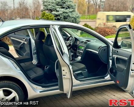 Шкода Октавія, об'ємом двигуна 1.6 л та пробігом 221 тис. км за 7600 $, фото 11 на Automoto.ua