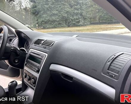 Шкода Октавия, объемом двигателя 18 л и пробегом 95 тыс. км за 9300 $, фото 11 на Automoto.ua