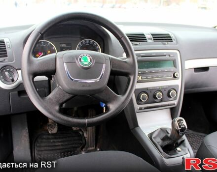 Шкода Октавія, об'ємом двигуна 1.6 л та пробігом 122 тис. км за 7300 $, фото 10 на Automoto.ua