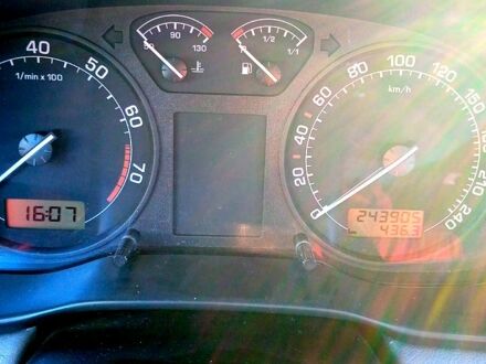 Шкода Октавія 2003 у Ладижин на Automoto.ua Шкода Октавія, об'ємом двигуна 16 л та пробігом 244 тис. км за 4300 $, фото 1 на Automoto.ua