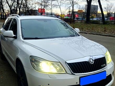 Шкода Октавия 2009 в Киеве на Automoto.ua Шкода Октавия, объемом двигателя 20 л и пробегом 336 тыс. км за 9000 $, фото 1 на Automoto.ua