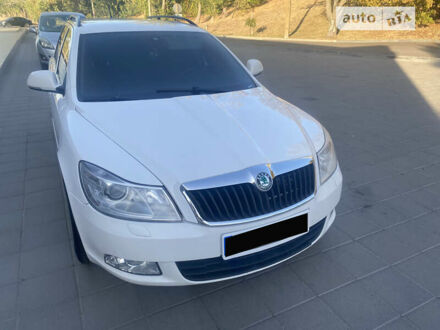Шкода Октавия 2010 в Светловдске на Automoto.ua Шкода Октавия, объемом двигателя 1.98 л и пробегом 205 тыс. км за 8699 $, фото 1 на Automoto.ua