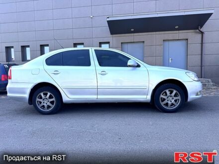 Шкода Октавия 2010 в Кривом Роге на Automoto.ua Шкода Октавия, объемом двигателя 1.8 л и пробегом 187 тыс. км за 5950 $, фото 1 на Automoto.ua