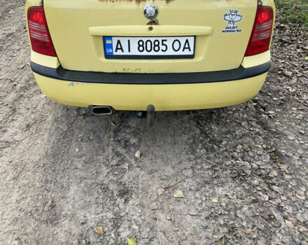 Желтый Шкода Октавия, объемом двигателя 1.78 л и пробегом 308 тыс. км за 4200 $, фото 1 на Automoto.ua