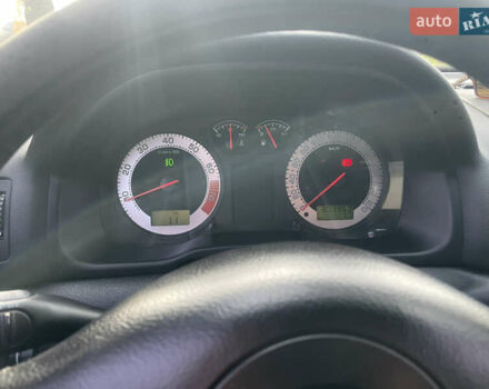 Желтый Шкода Октавия, объемом двигателя 1.78 л и пробегом 308 тыс. км за 4200 $, фото 7 на Automoto.ua