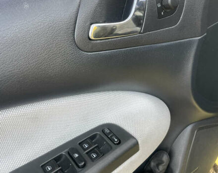 Желтый Шкода Октавия, объемом двигателя 1.78 л и пробегом 308 тыс. км за 4200 $, фото 12 на Automoto.ua