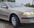 Желтый Шкода Октавия, объемом двигателя 1.6 л и пробегом 171 тыс. км за 5700 $, фото 1 на Automoto.ua