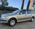 Желтый Шкода Октавия, объемом двигателя 1.6 л и пробегом 235 тыс. км за 6350 $, фото 1 на Automoto.ua