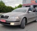 Желтый Шкода Октавия, объемом двигателя 1.6 л и пробегом 236 тыс. км за 6250 $, фото 1 на Automoto.ua