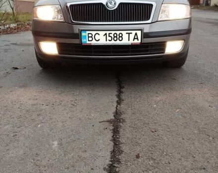 Жовтий Шкода Октавія, об'ємом двигуна 1.6 л та пробігом 231 тис. км за 5800 $, фото 2 на Automoto.ua