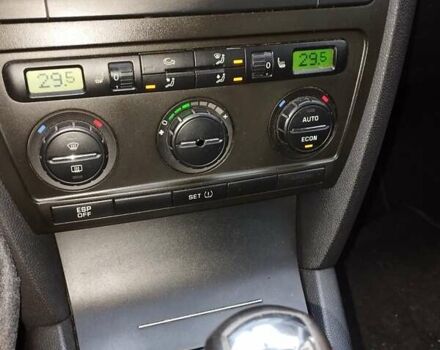 Жовтий Шкода Октавія, об'ємом двигуна 1.6 л та пробігом 231 тис. км за 5800 $, фото 24 на Automoto.ua