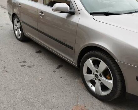 Жовтий Шкода Октавія, об'ємом двигуна 1.6 л та пробігом 231 тис. км за 5800 $, фото 5 на Automoto.ua