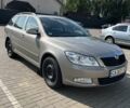 Желтый Шкода Октавия, объемом двигателя 1.6 л и пробегом 260 тыс. км за 9500 $, фото 1 на Automoto.ua