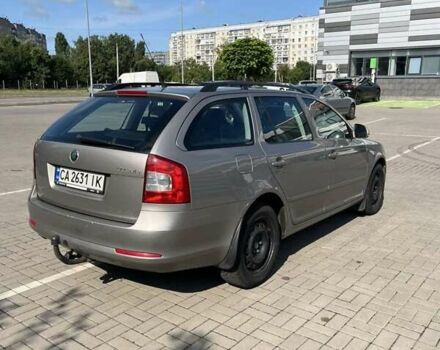 Желтый Шкода Октавия, объемом двигателя 1.6 л и пробегом 260 тыс. км за 9500 $, фото 10 на Automoto.ua