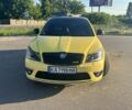Желтый Шкода Октавия, объемом двигателя 2 л и пробегом 213 тыс. км за 7499 $, фото 1 на Automoto.ua