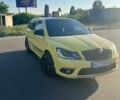 Желтый Шкода Октавия, объемом двигателя 2 л и пробегом 213 тыс. км за 7499 $, фото 2 на Automoto.ua