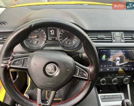 Желтый Шкода Октавия, объемом двигателя 1.6 л и пробегом 254 тыс. км за 8500 $, фото 13 на Automoto.ua