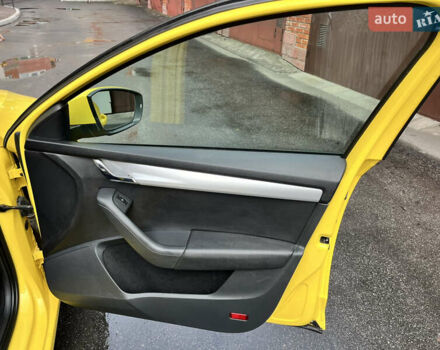 Жовтий Шкода Октавія, об'ємом двигуна 1.6 л та пробігом 260 тис. км за 9100 $, фото 8 на Automoto.ua