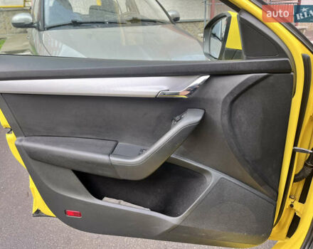 Желтый Шкода Октавия, объемом двигателя 1.6 л и пробегом 254 тыс. км за 8500 $, фото 15 на Automoto.ua