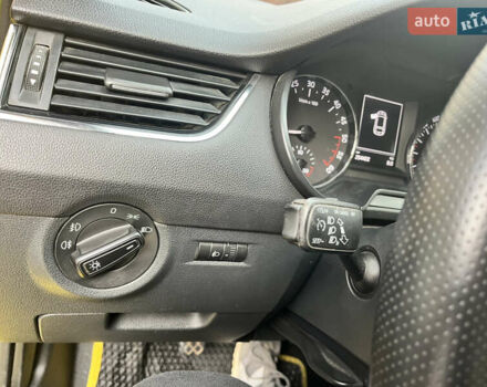 Желтый Шкода Октавия, объемом двигателя 1.6 л и пробегом 254 тыс. км за 8500 $, фото 14 на Automoto.ua