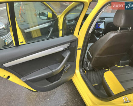 Желтый Шкода Октавия, объемом двигателя 1.6 л и пробегом 254 тыс. км за 8500 $, фото 11 на Automoto.ua