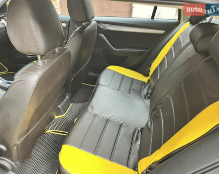 Желтый Шкода Октавия, объемом двигателя 1.6 л и пробегом 254 тыс. км за 8500 $, фото 10 на Automoto.ua