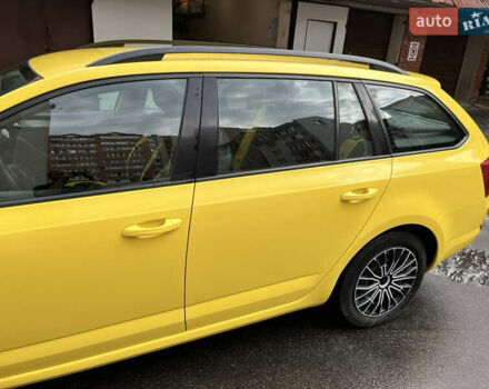 Желтый Шкода Октавия, объемом двигателя 1.6 л и пробегом 254 тыс. км за 8500 $, фото 2 на Automoto.ua