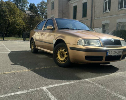 Желтый Шкода Октавия, объемом двигателя 1.98 л и пробегом 220 тыс. км за 4999 $, фото 1 на Automoto.ua