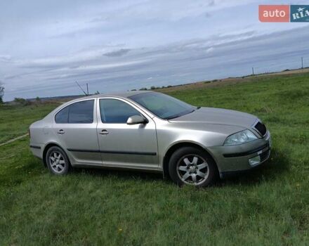 Желтый Шкода Октавия, объемом двигателя 1.6 л и пробегом 188 тыс. км за 4700 $, фото 2 на Automoto.ua