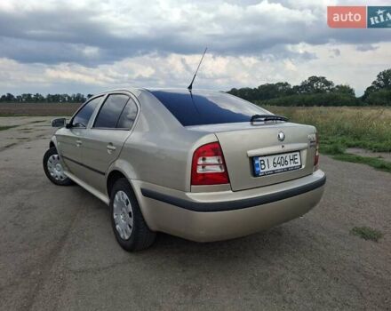 Желтый Шкода Октавия, объемом двигателя 1.6 л и пробегом 215 тыс. км за 4300 $, фото 2 на Automoto.ua