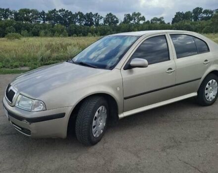 Желтый Шкода Октавия, объемом двигателя 1.6 л и пробегом 215 тыс. км за 4300 $, фото 9 на Automoto.ua