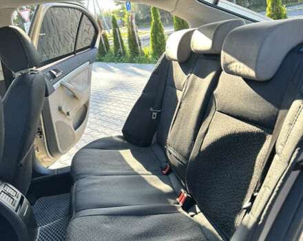 Желтый Шкода Октавия, объемом двигателя 1.6 л и пробегом 205 тыс. км за 6200 $, фото 19 на Automoto.ua