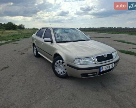 Желтый Шкода Октавия, объемом двигателя 1.6 л и пробегом 215 тыс. км за 4300 $, фото 1 на Automoto.ua