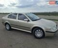Желтый Шкода Октавия, объемом двигателя 1.6 л и пробегом 215 тыс. км за 4300 $, фото 3 на Automoto.ua