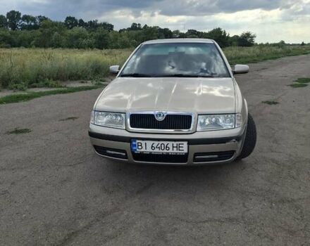 Желтый Шкода Октавия, объемом двигателя 1.6 л и пробегом 215 тыс. км за 4300 $, фото 12 на Automoto.ua